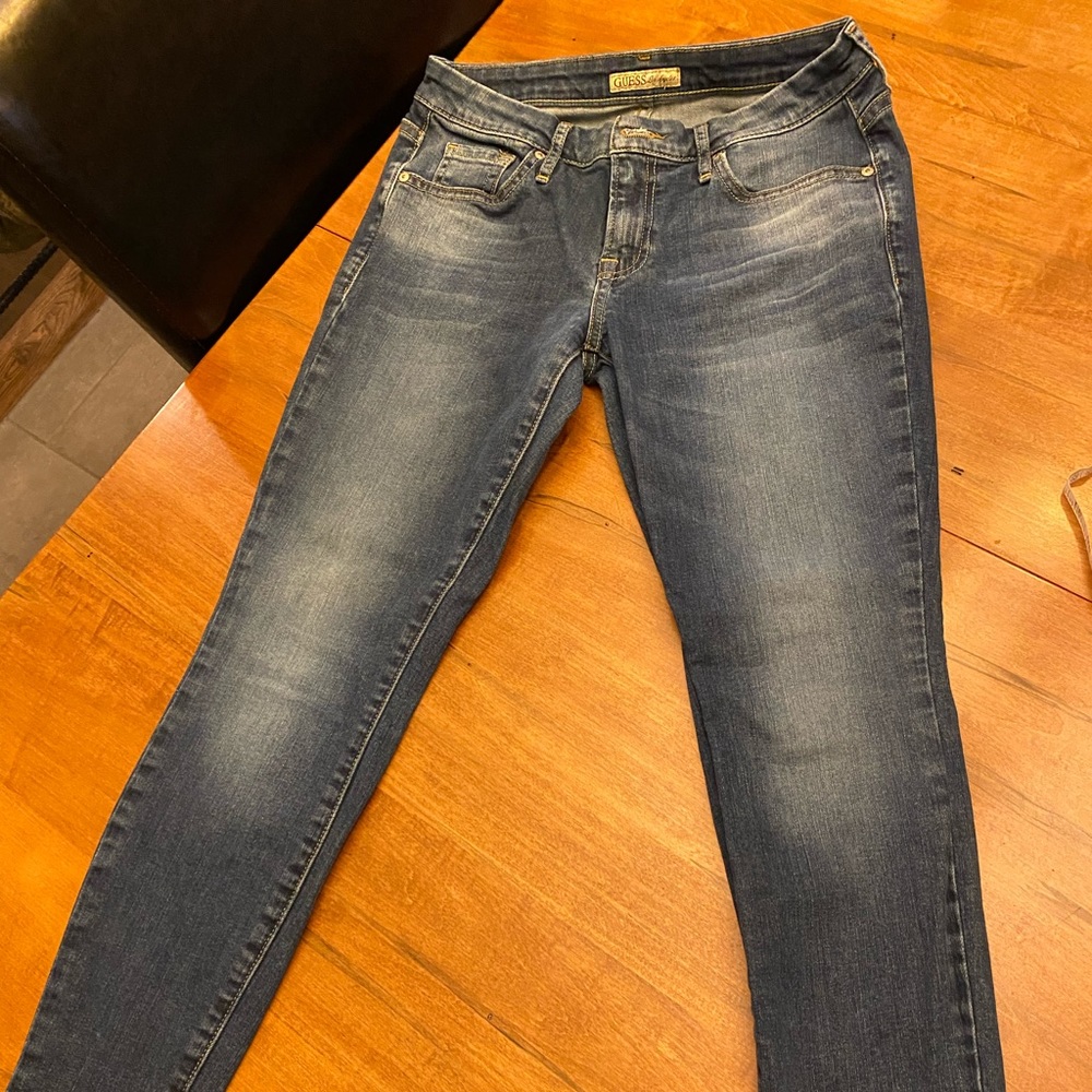 Ankle length Guess jeans great condition